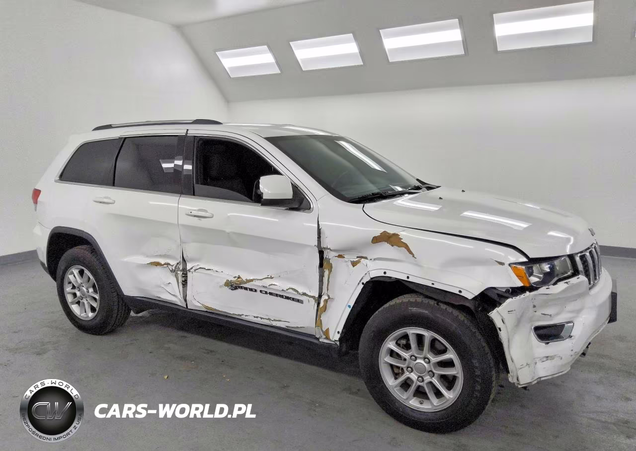 2018 Jeep Grand Cherokee Laredo VIN:1C4RJEAG9JC111787 - 4