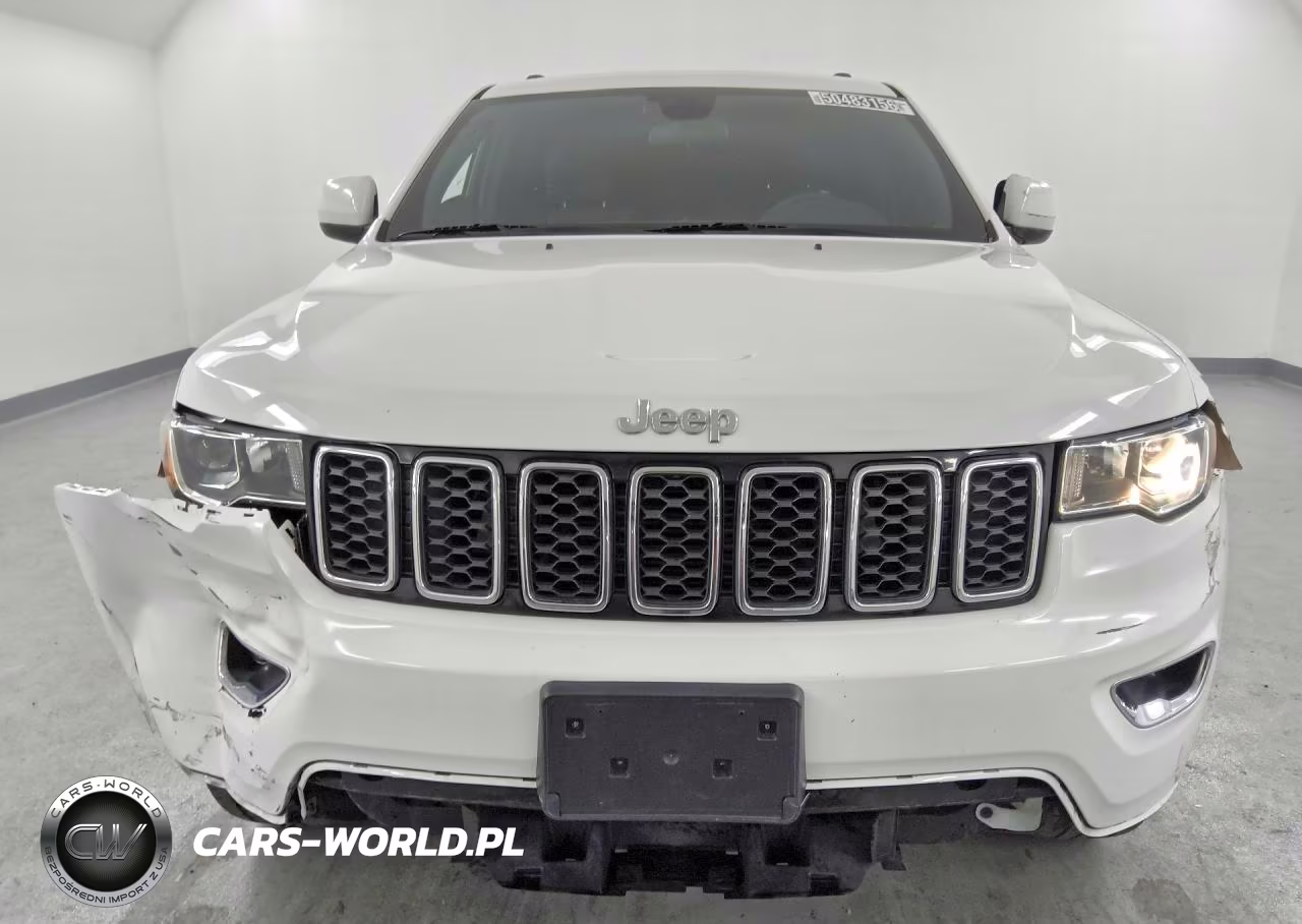 2018 Jeep Grand Cherokee Laredo VIN:1C4RJEAG9JC111787 - 5