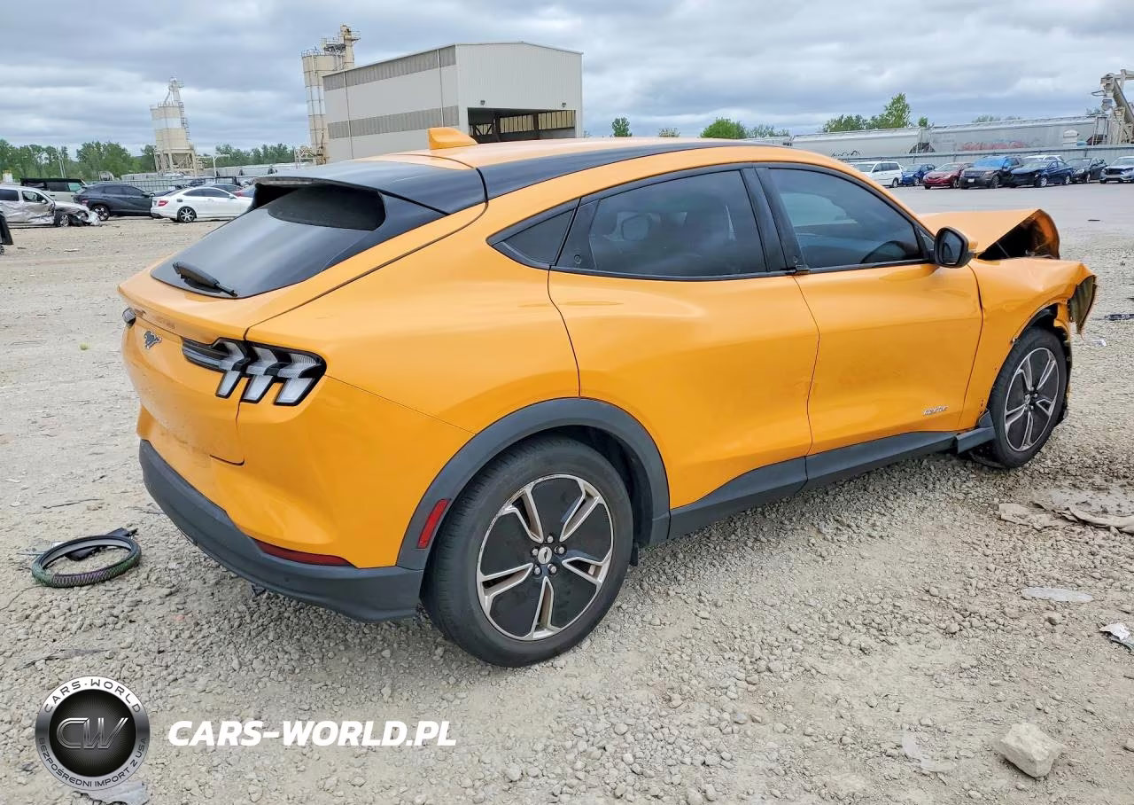 2022 Ford Mustang Mach-E Select VIN:3FMTK1RM9NMA17916 - 3
