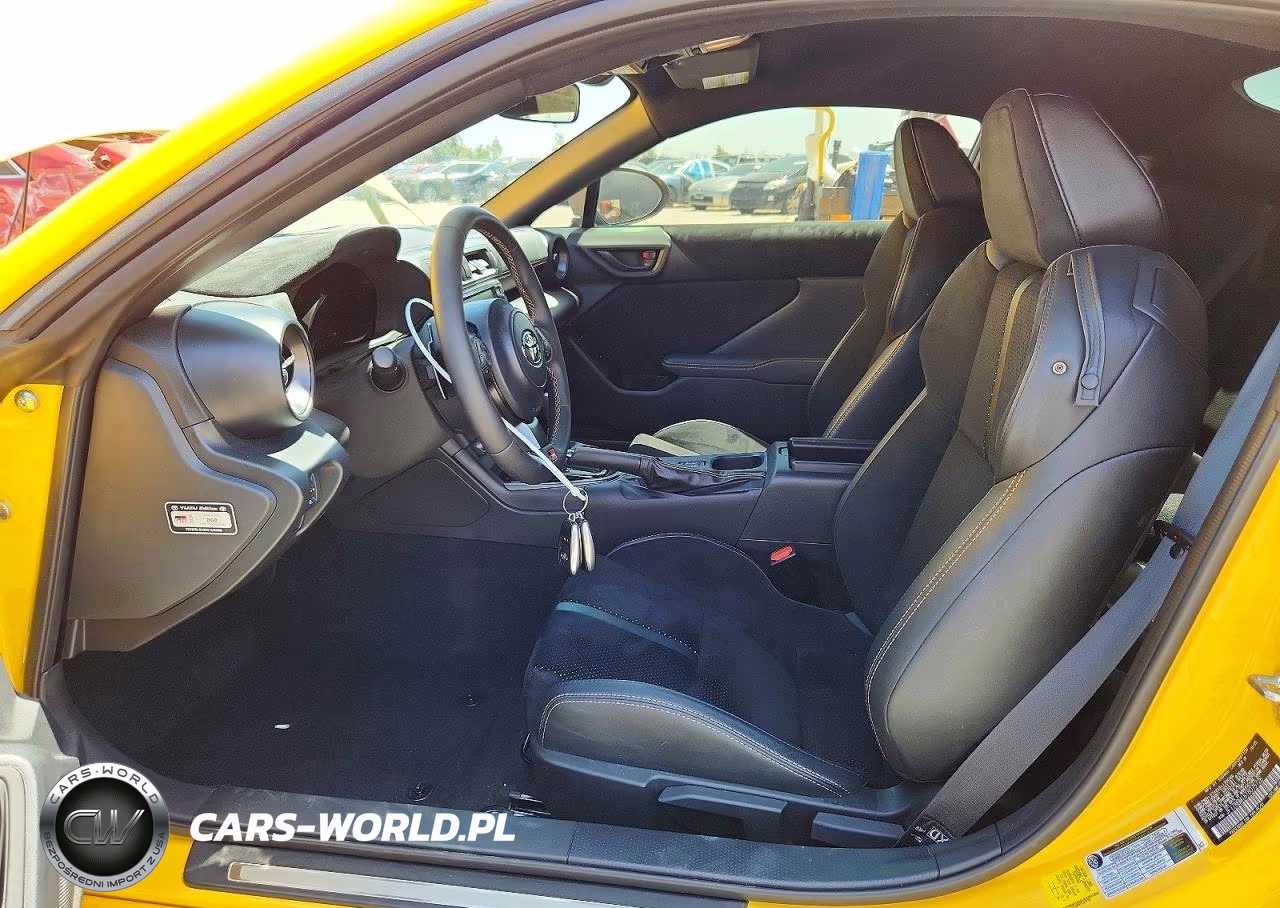 2026 Toyota Gr 86 Yuzu Edition VIN:JF1ZNBM18T8075726 - 7