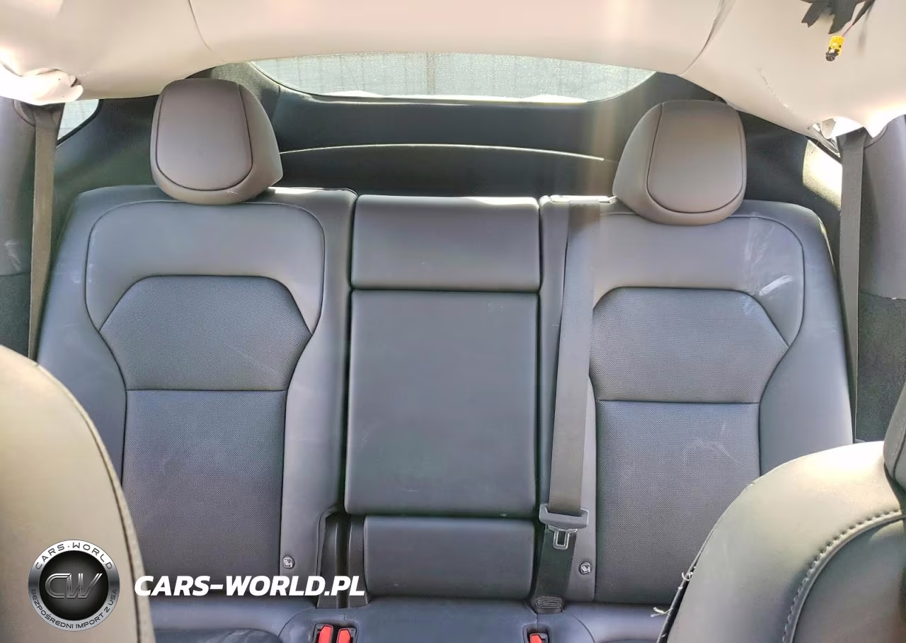 2026 Tesla Model Y VIN:7SAYGDEE8TF461482 - 10