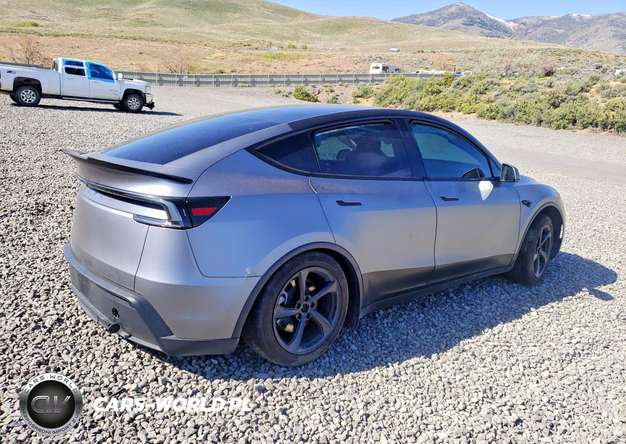 2026 Tesla Model Y VIN:7SAYGDEE8TF461482 - 3