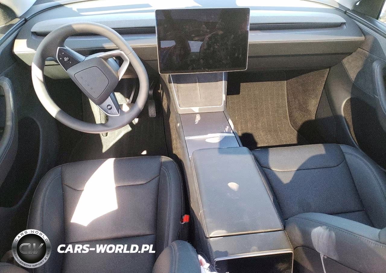2026 Tesla Model Y VIN:7SAYGDEE8TF461482 - 8