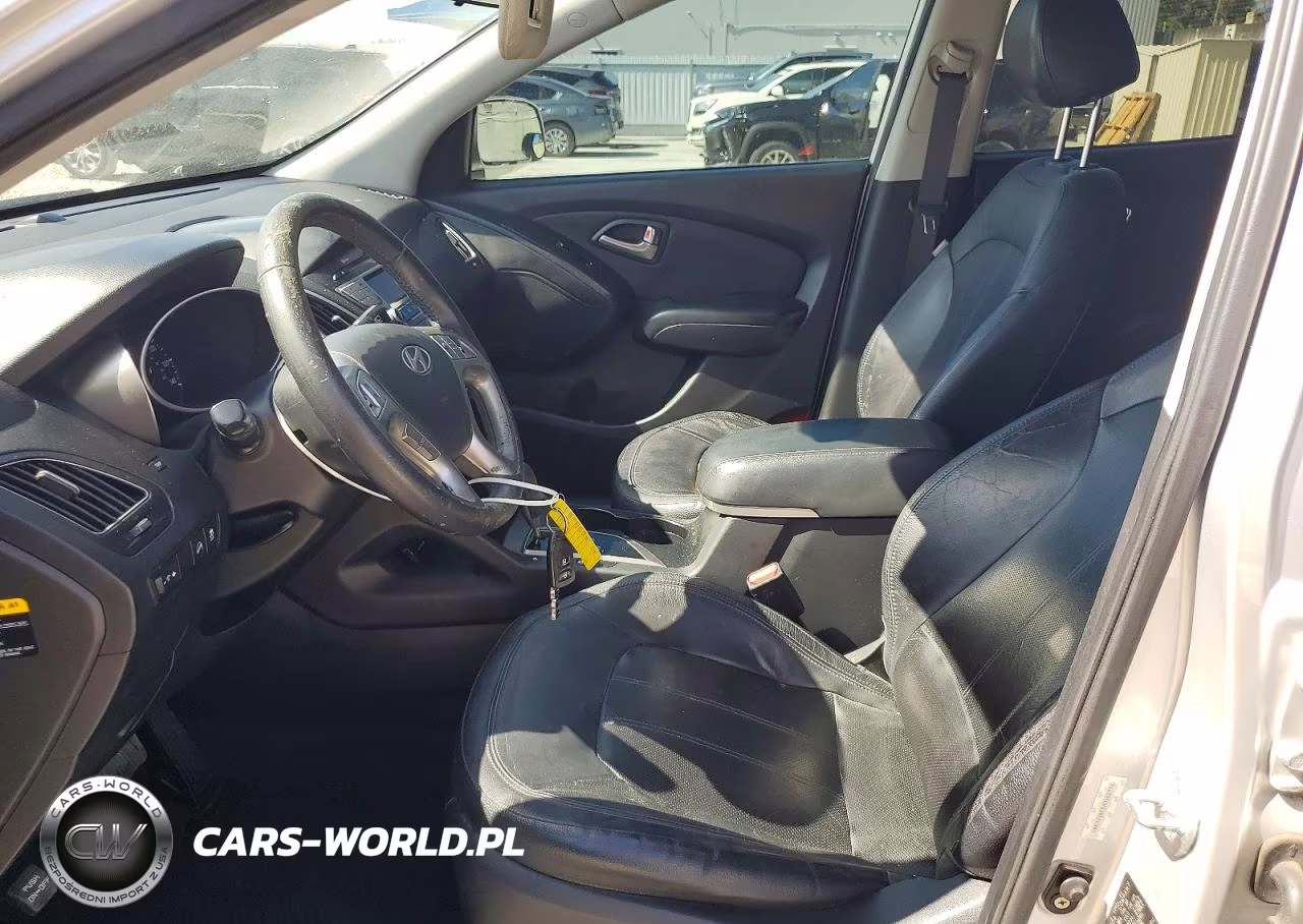 2010 Hyundai Tucson Limited VIN:KM8JU3AC9AU102776 - 7