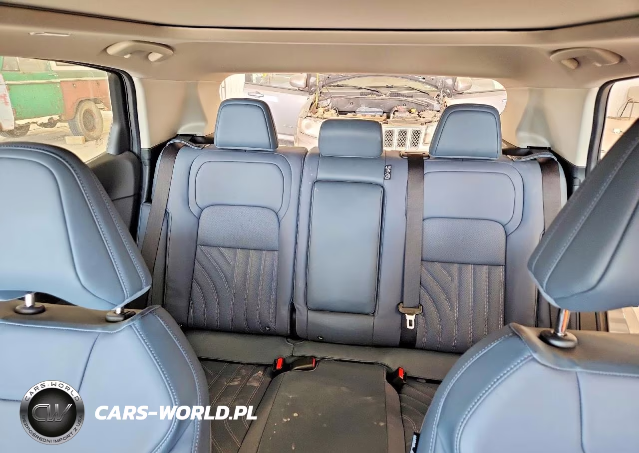2024 Nissan Ariya Platinum + VIN:JN1DF0CD2RM735604 - 10