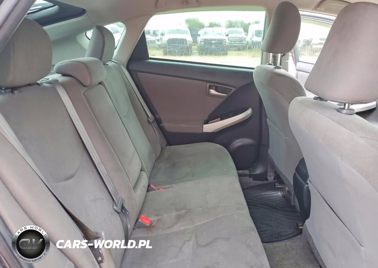 2015 Toyota Prius Two VIN:JTDKN3DU0F0459353 - 10