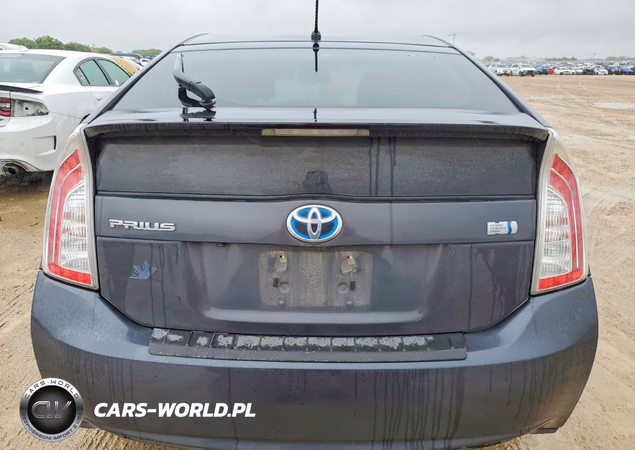 2015 Toyota Prius Two VIN:JTDKN3DU0F0459353 - 6