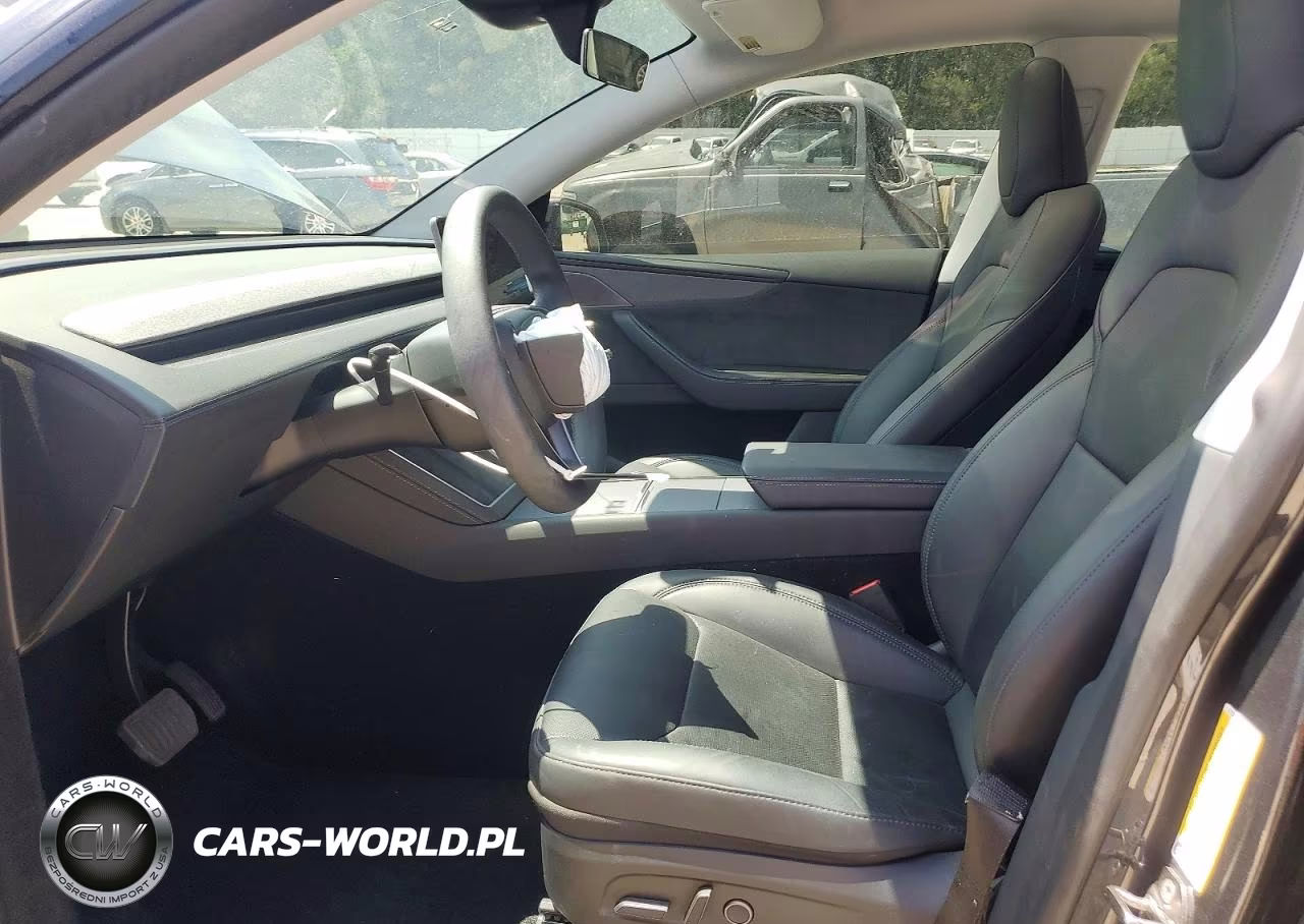 2026 Tesla Model Y VIN:7SAYGDEE4TA397535 - 7