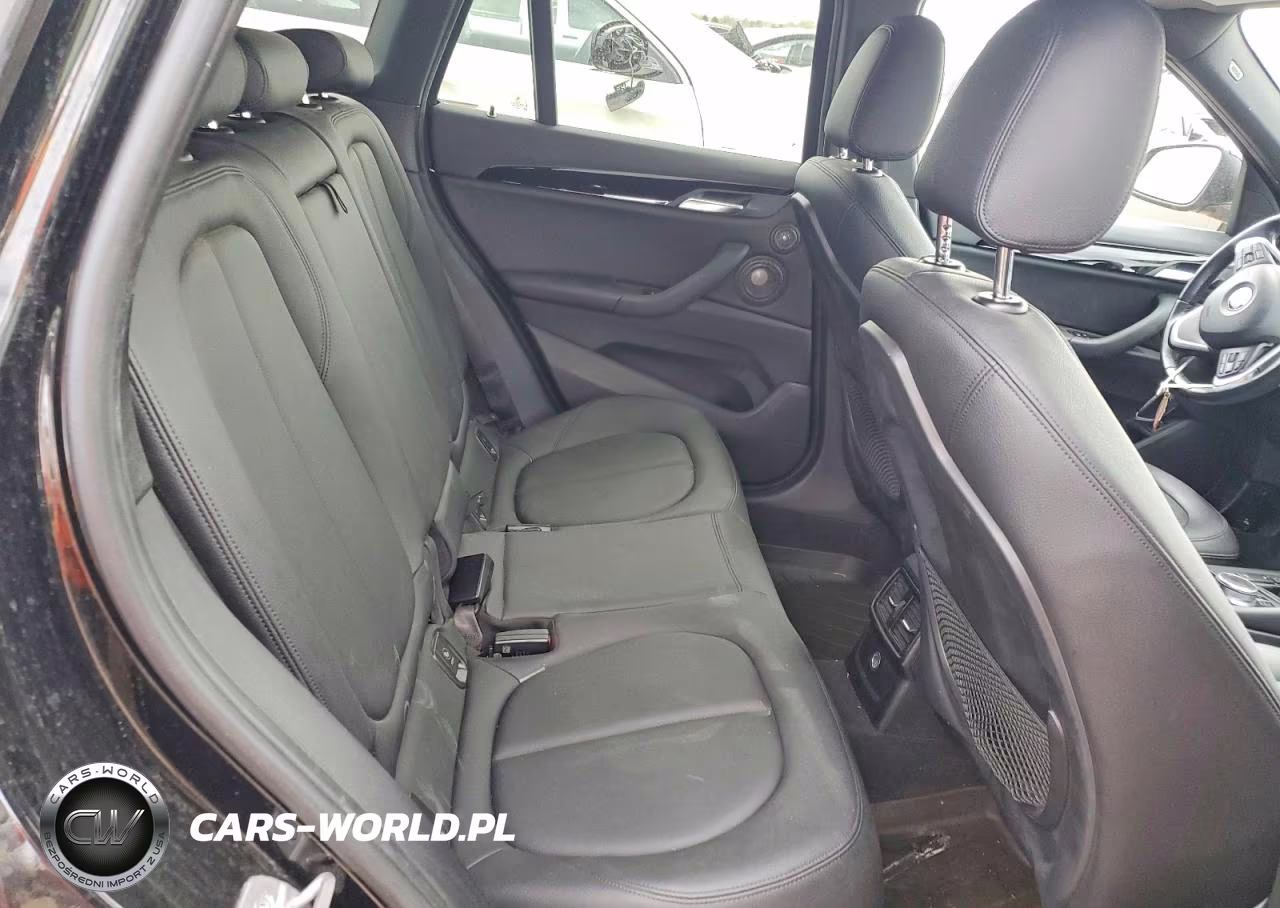 2017 BMW X1 xDrive28I VIN:WBXHT3C3XH5F70822 - 10