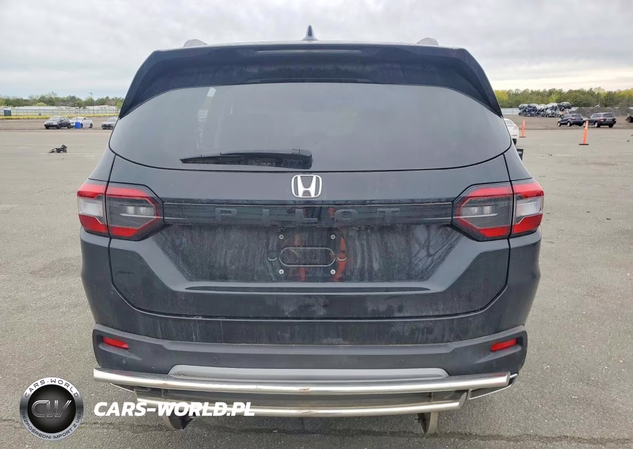 2025 Honda Pilot Touring VIN:5FNYG1H7XSB119135 - 6
