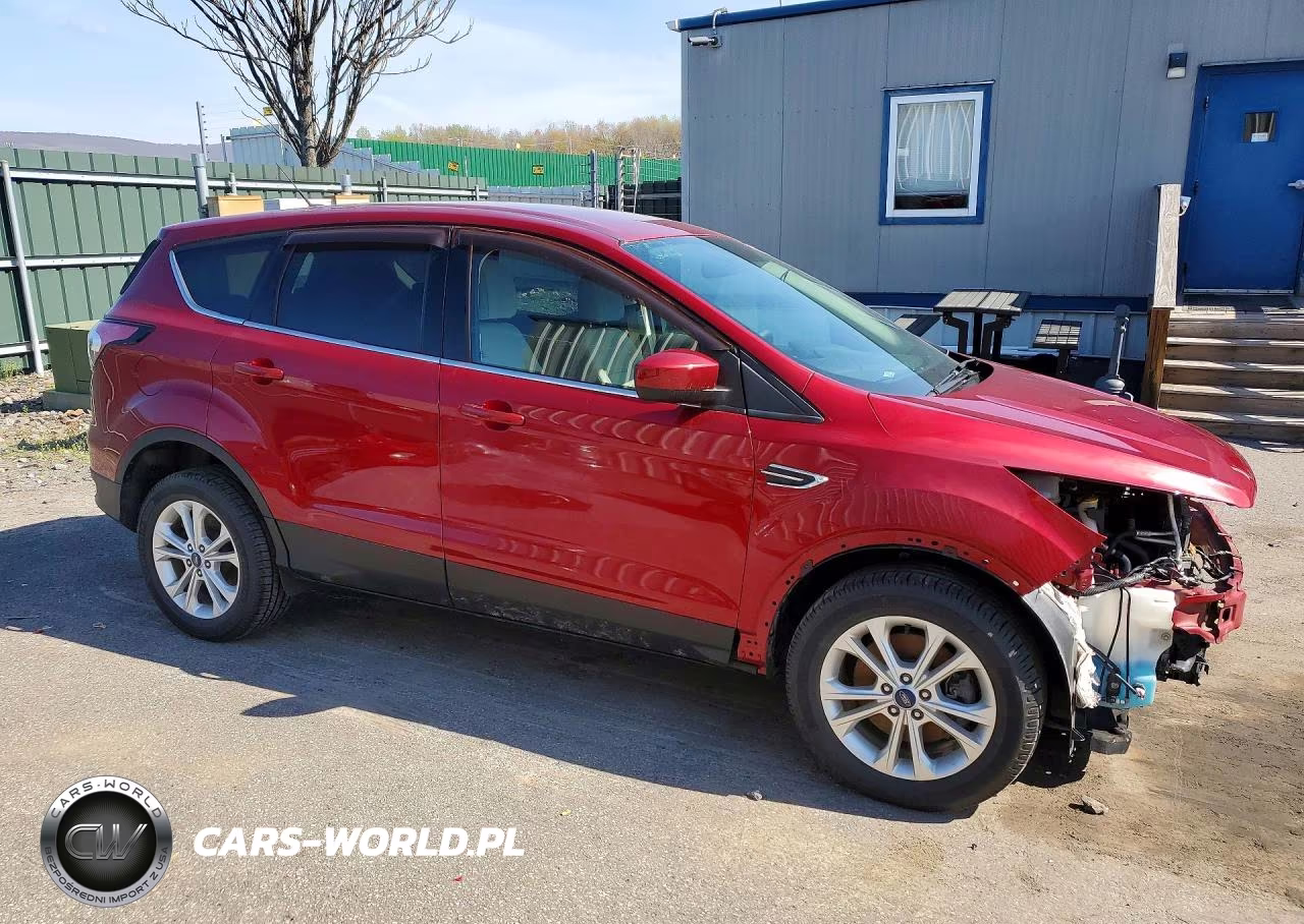 2017 Ford Escape Se VIN:1FMCU9GD7HUF00655 - 4