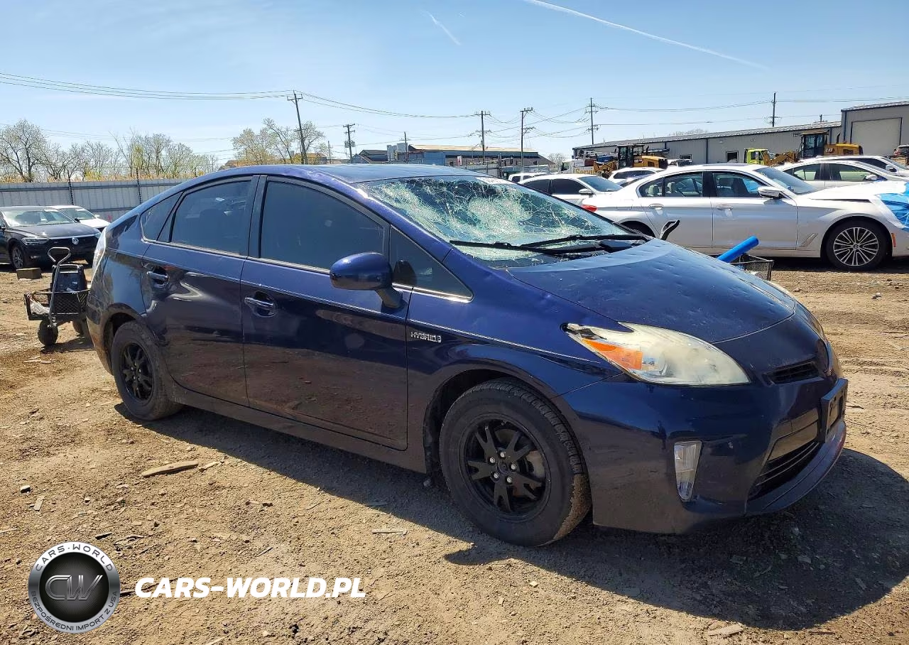 2014 Toyota Prius Two VIN:JTDKN3DU5E0382798 - 4