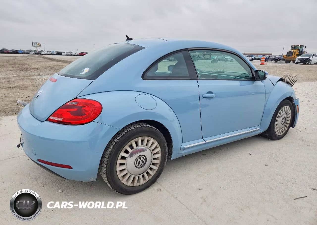 2013 Volkswagen Beetle VIN:3VWJX7AT1DM674563 - 3