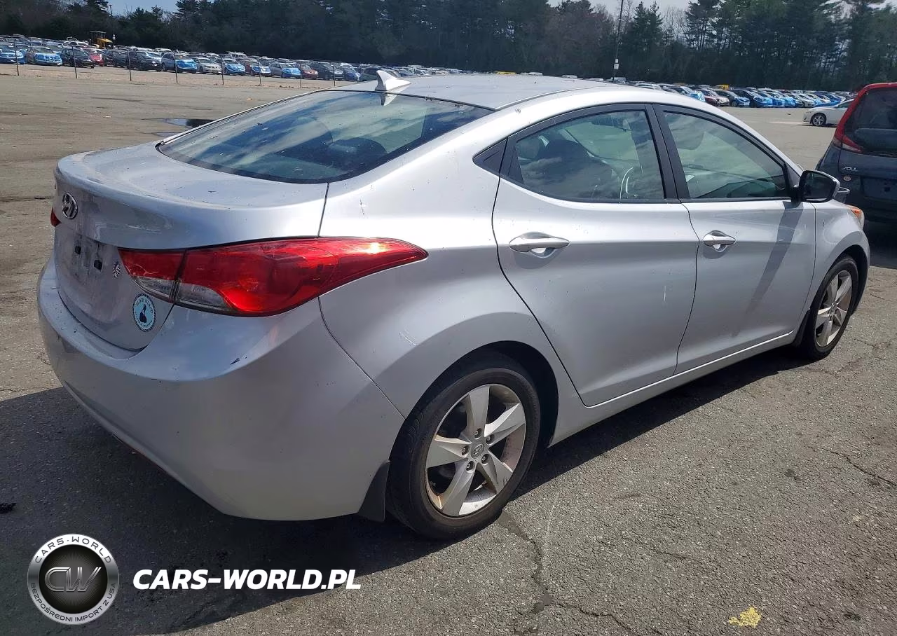 2013 Hyundai Elantra Gls VIN:5NPDH4AE2DH206442 - 3
