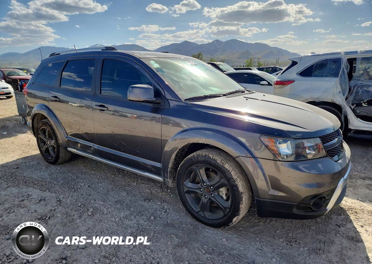 2020 Dodge Journey Crossroad VIN:3C4PDCGB3LT266874 - 4
