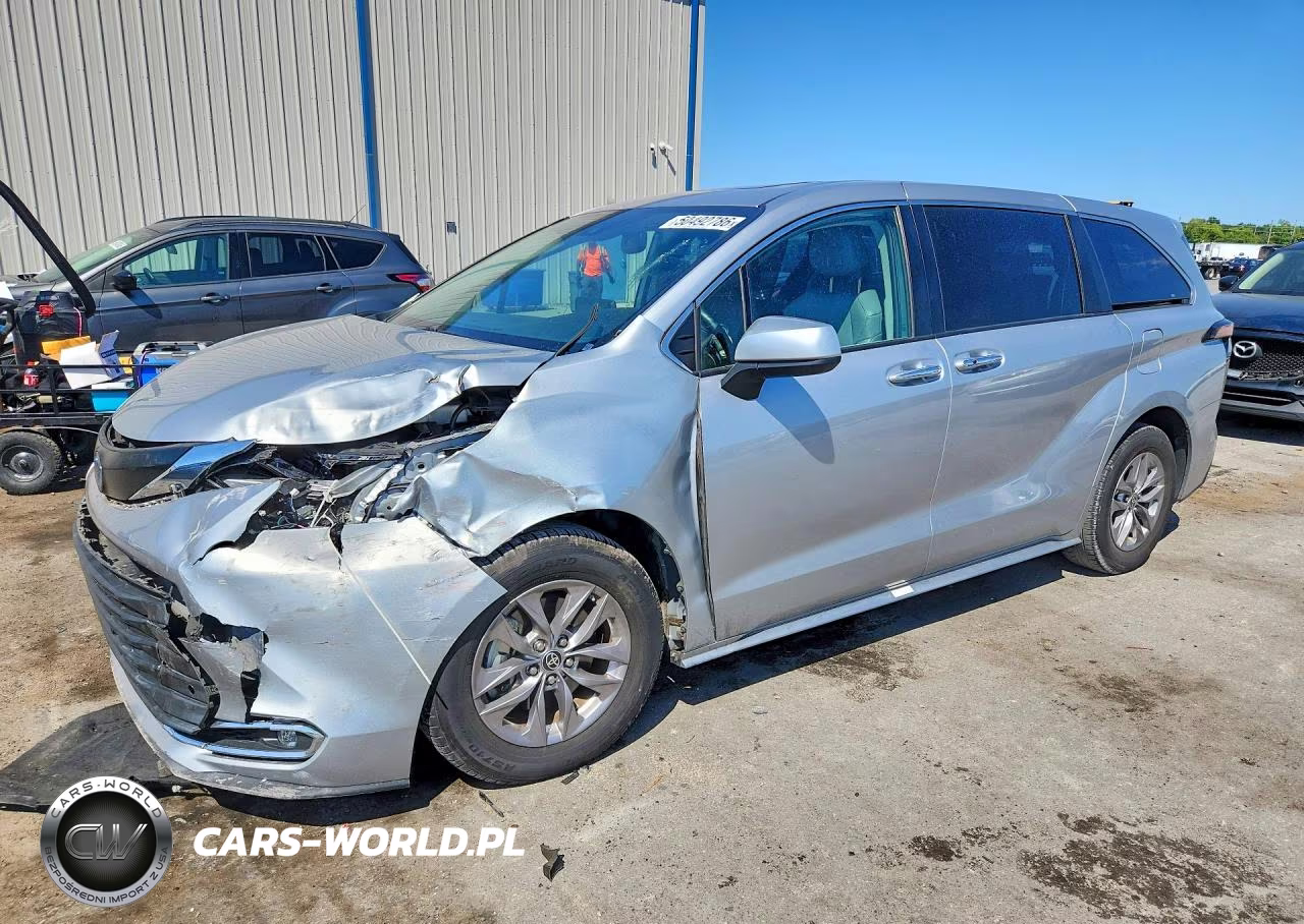 2022 Toyota Sienna Xle