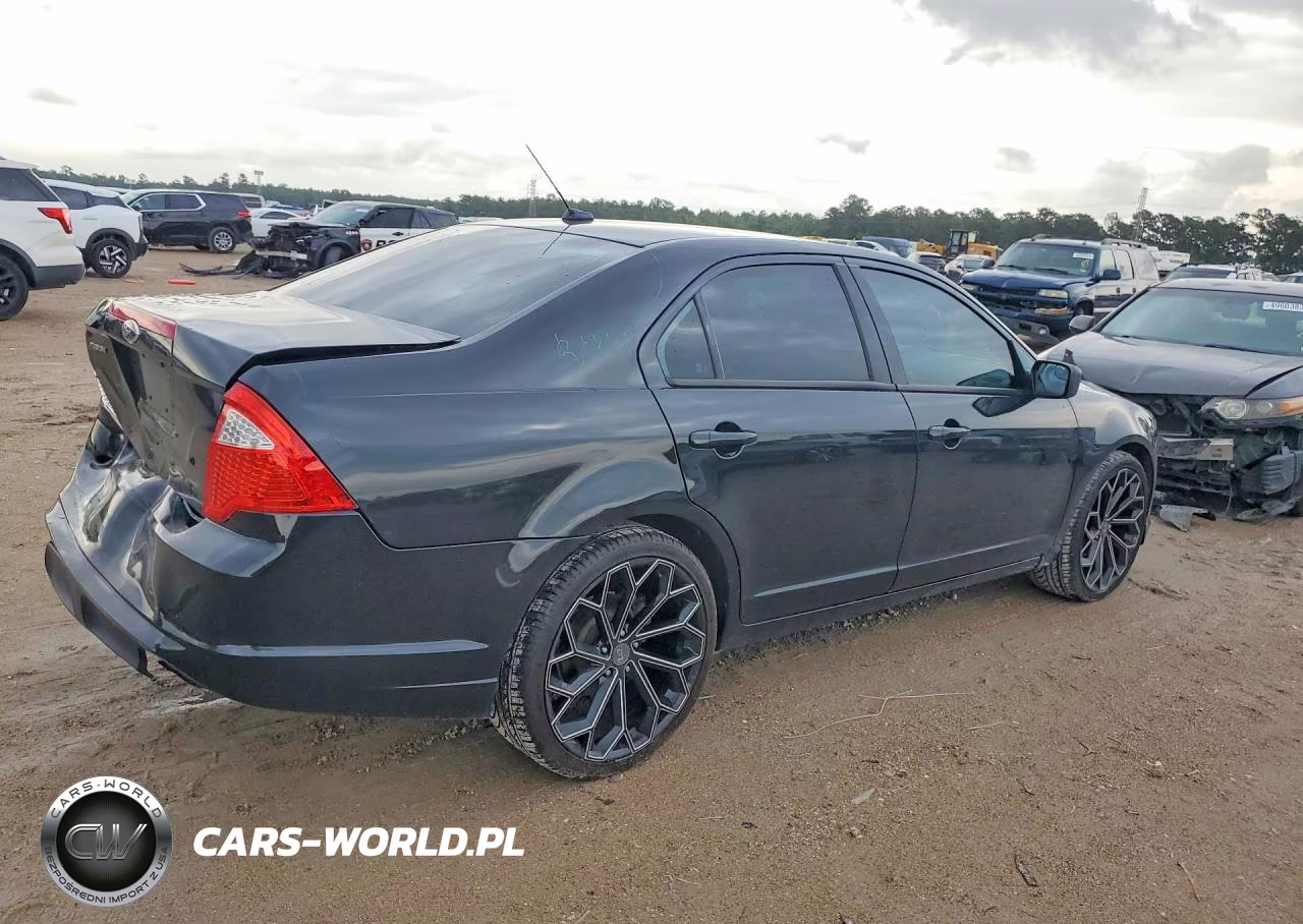 2012 Ford Fusion S VIN:3FAHP0GA5CR283261 - 3