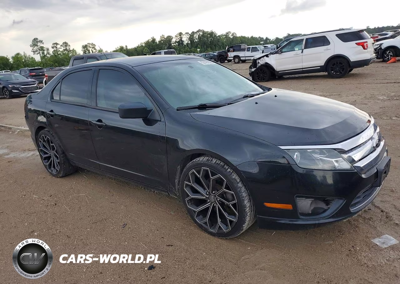 2012 Ford Fusion S VIN:3FAHP0GA5CR283261 - 4