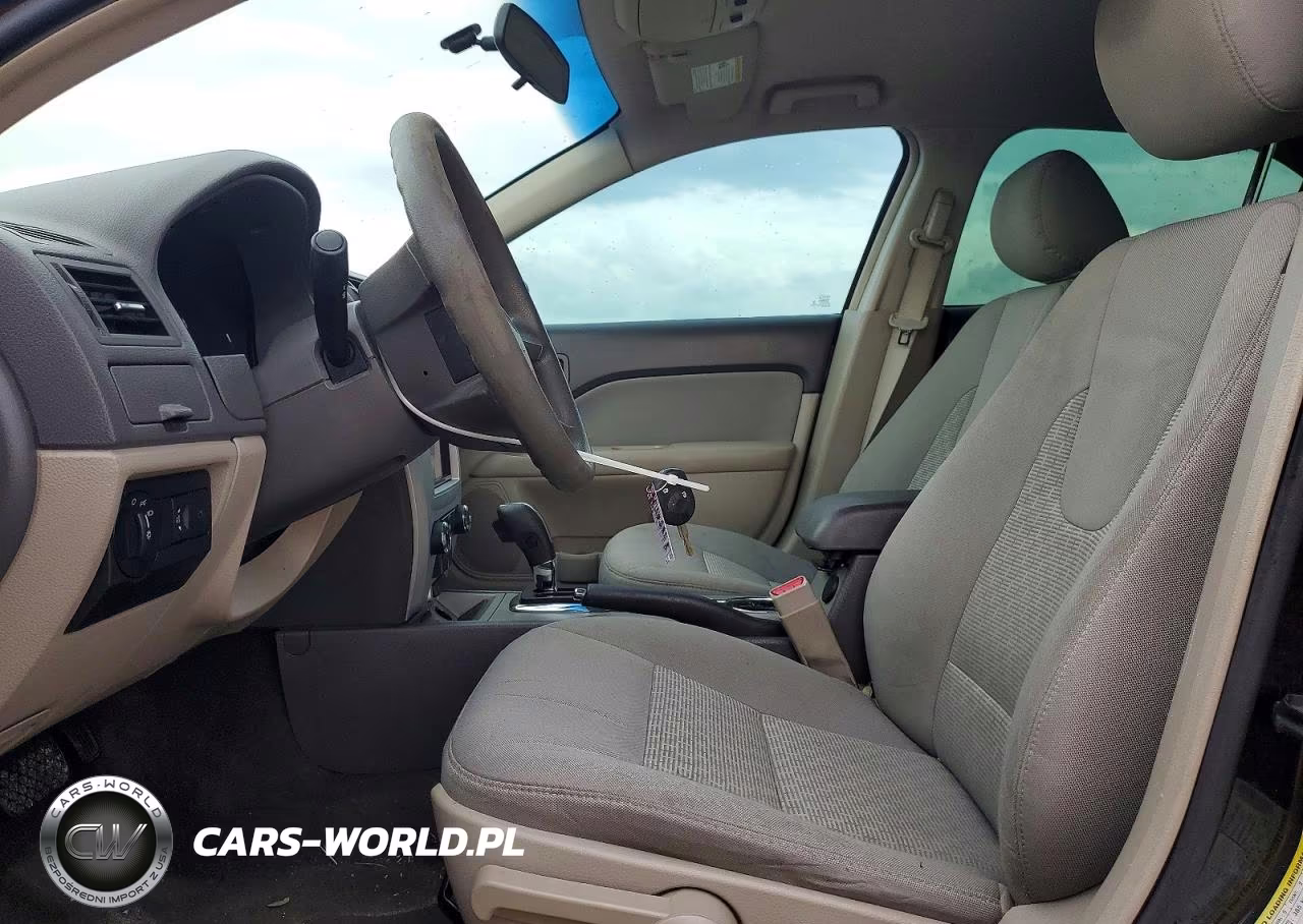 2012 Ford Fusion S VIN:3FAHP0GA5CR283261 - 7