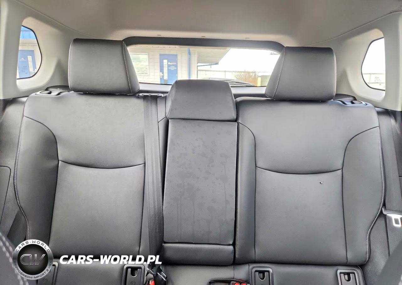 2025 Toyota Corolla Cross Xle VIN:7MUDAAAG0SV151314 - 10