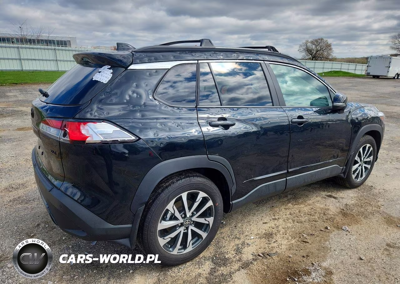 2025 Toyota Corolla Cross Xle VIN:7MUDAAAG0SV151314 - 3