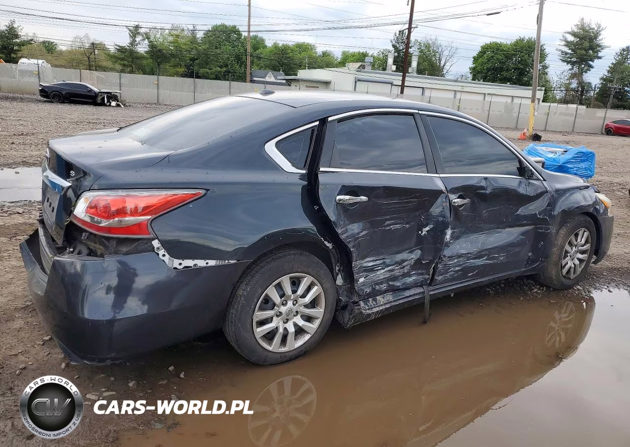 2015 Nissan Altima 2.5 S VIN:1N4AL3AP6FN318697 - 3