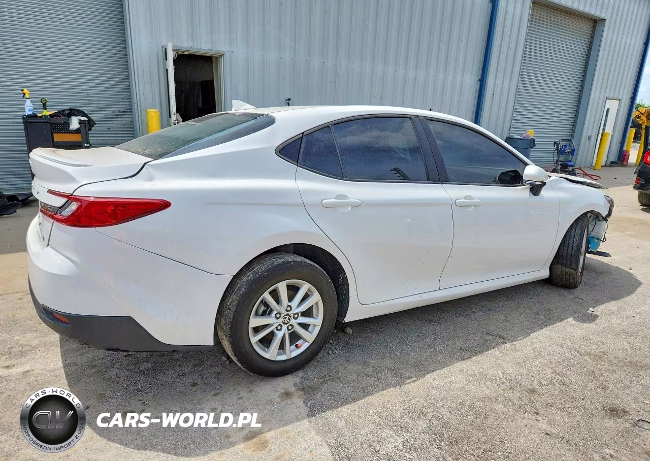 2025 Toyota Camry Le VIN:4T1DAACK5SU168497 - 3