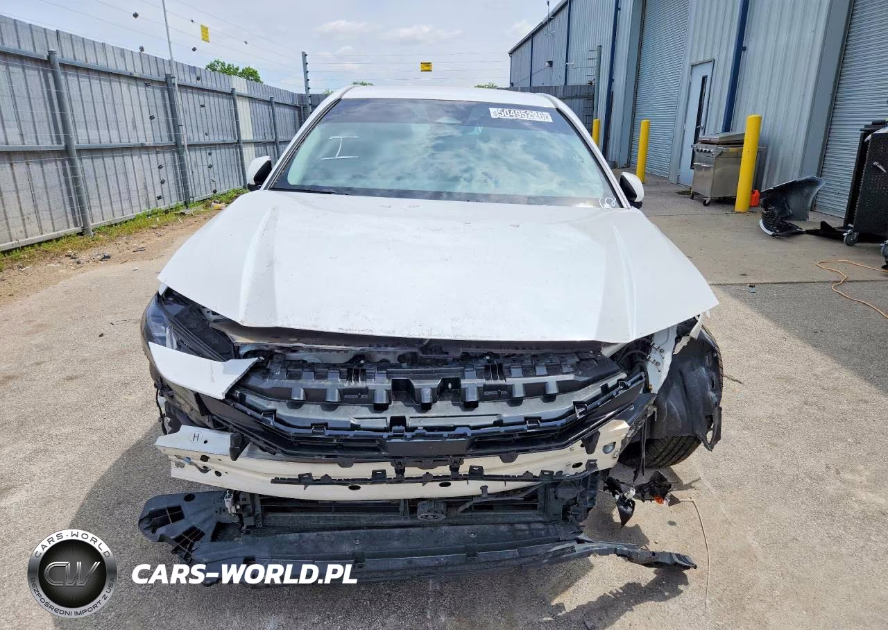 2025 Toyota Camry Le VIN:4T1DAACK5SU168497 - 5