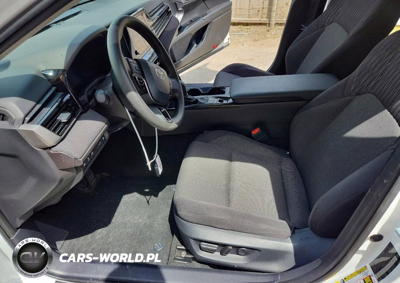 2025 Toyota Camry Le VIN:4T1DAACK5SU168497 - 7