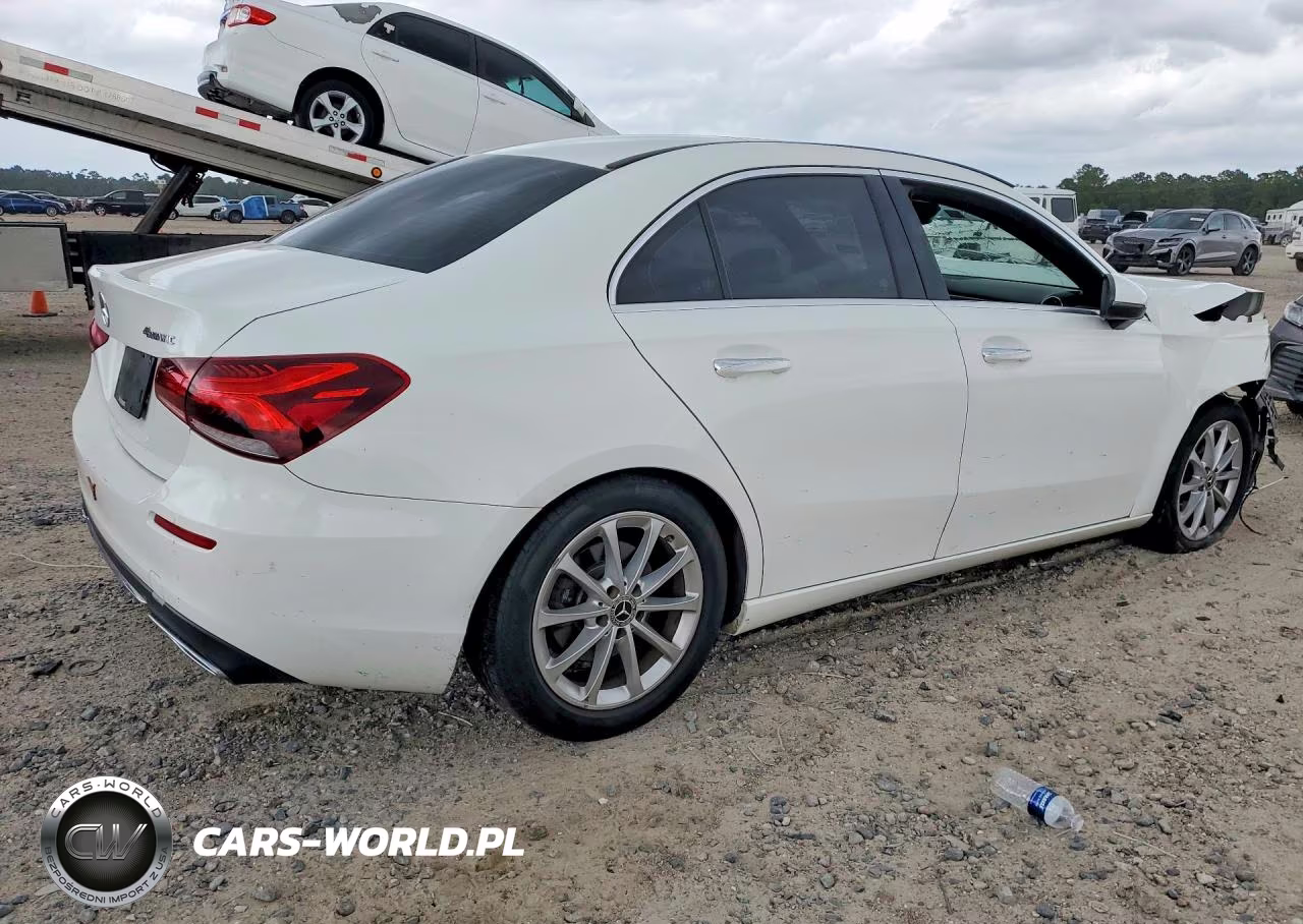 2019 Mercedes-Benz A 220 4Matic VIN:WDD3G4FB3KW000850 - 3
