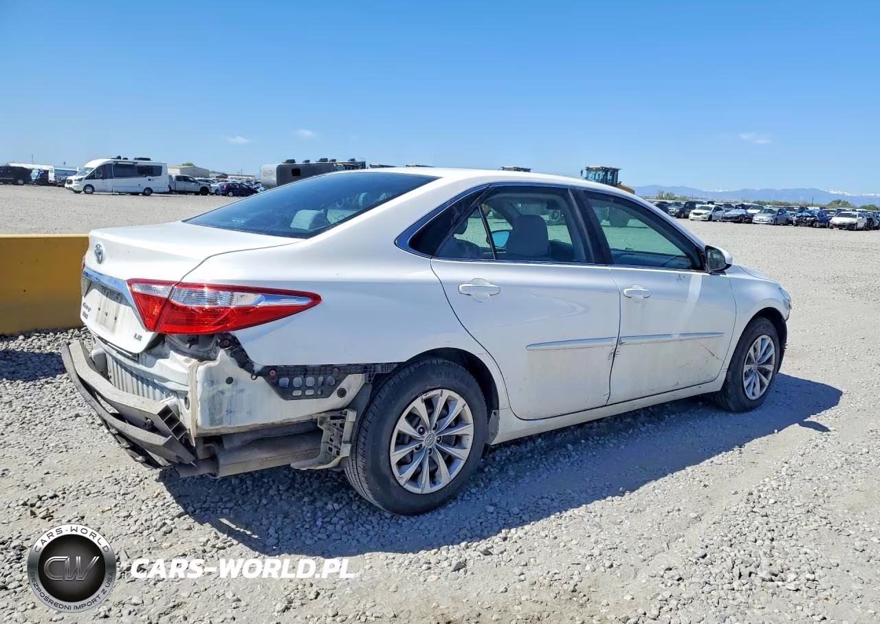 2015 Toyota Camry Le VIN:4T4BF1FK4FR487230 - 3