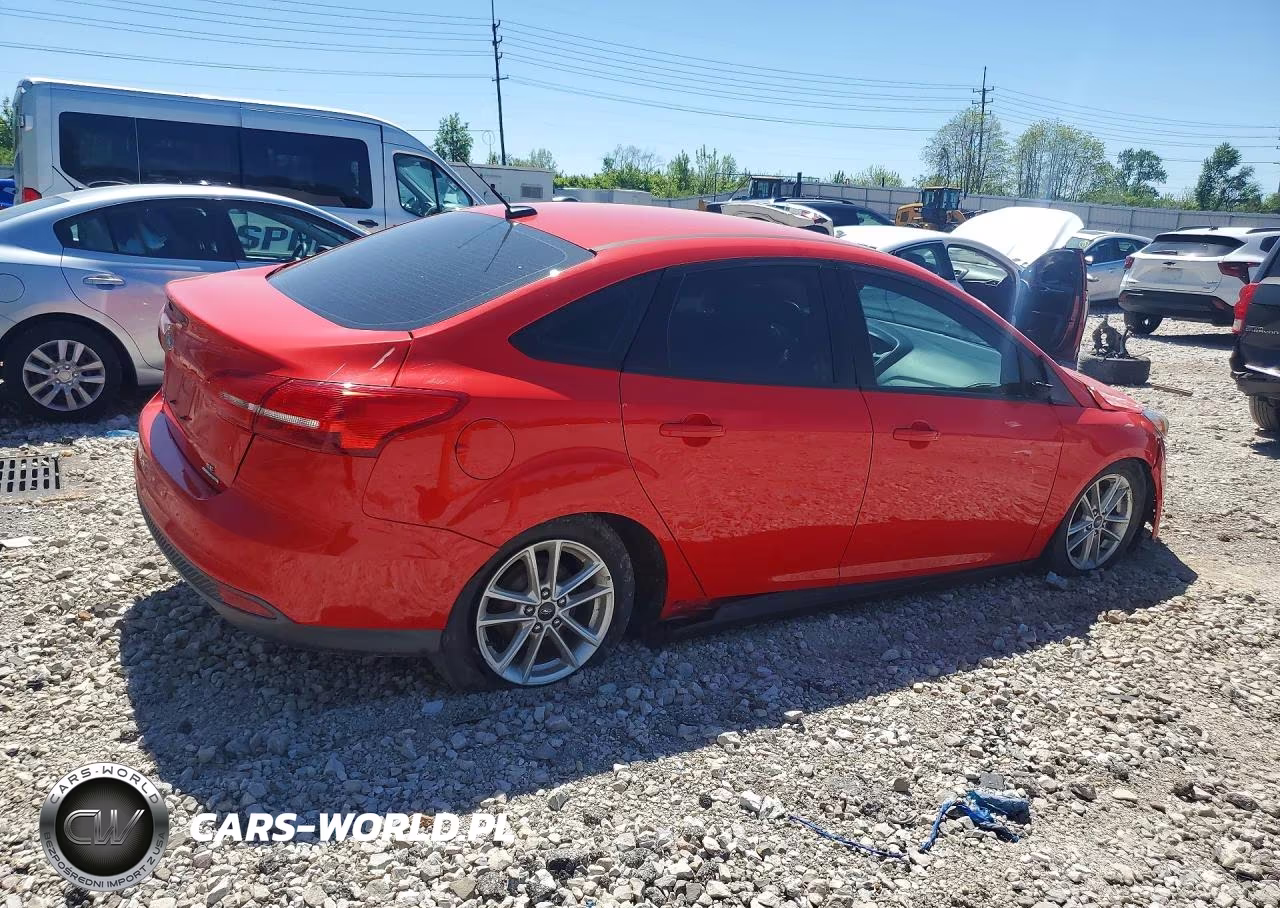 2016 Ford Focus Se VIN:1FADP3F25GL365294 - 3