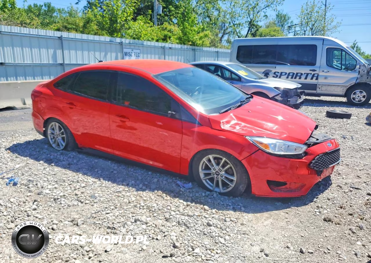 2016 Ford Focus Se VIN:1FADP3F25GL365294 - 4