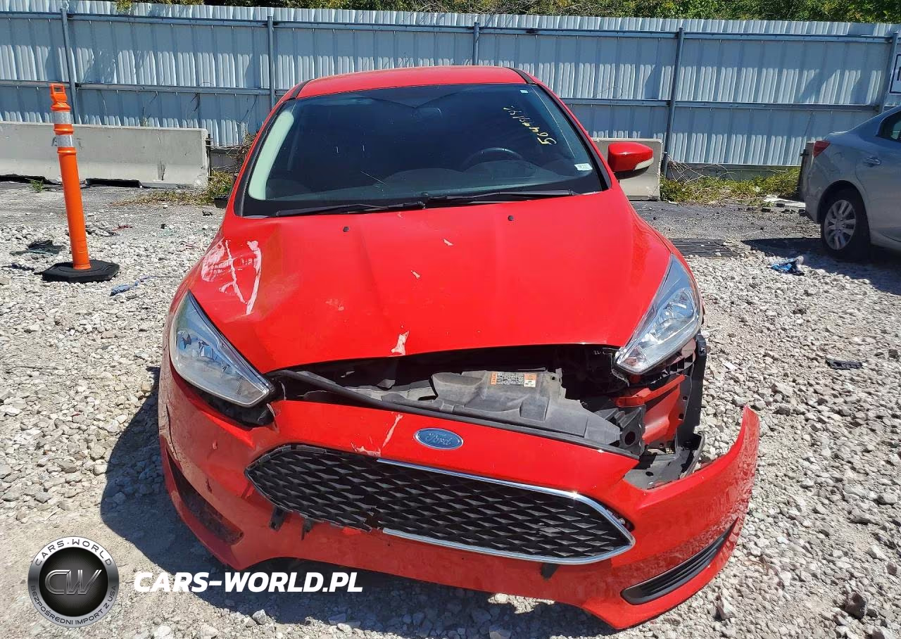 2016 Ford Focus Se VIN:1FADP3F25GL365294 - 5