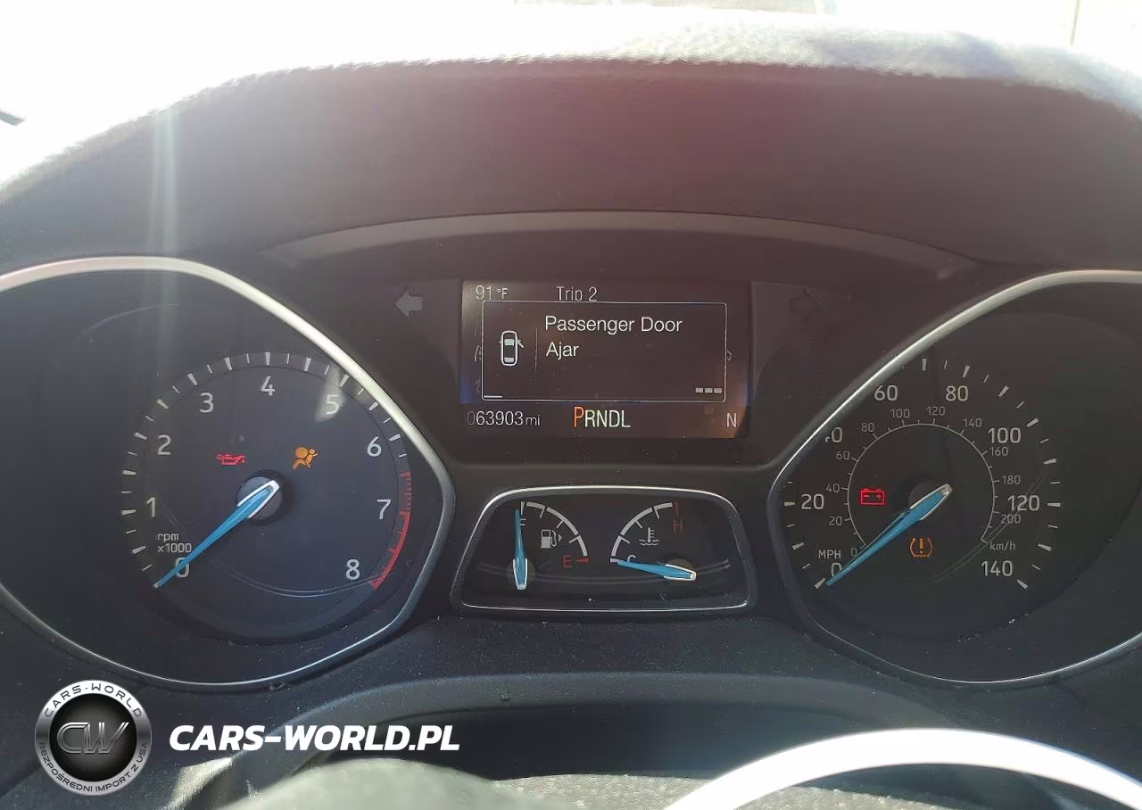 2016 Ford Focus Se VIN:1FADP3F25GL365294 - 9