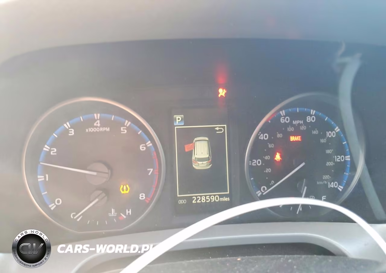 2018 Toyota Rav4 Le VIN:2T3ZFREV3JW511021 - 9