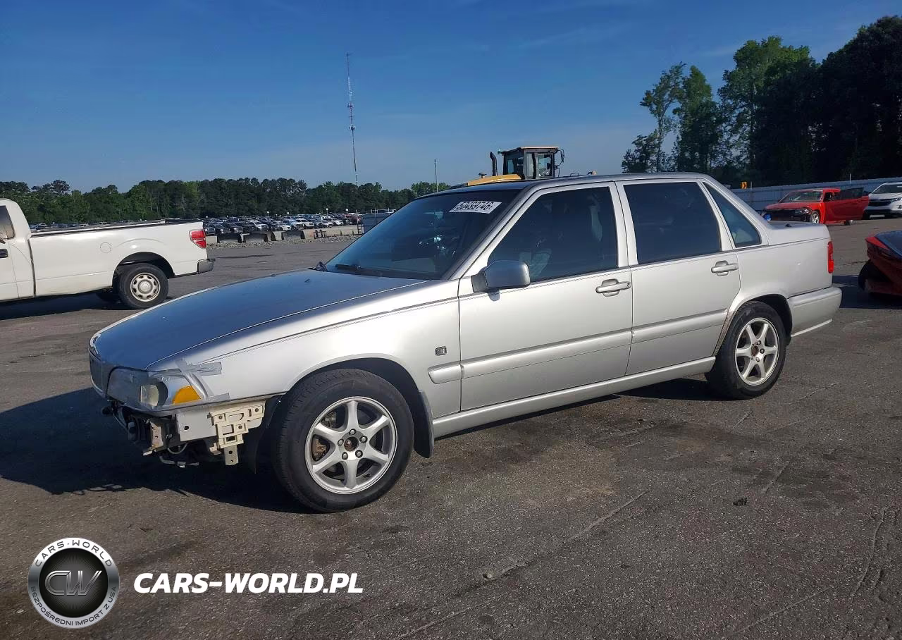 2000 Volvo S70 Base