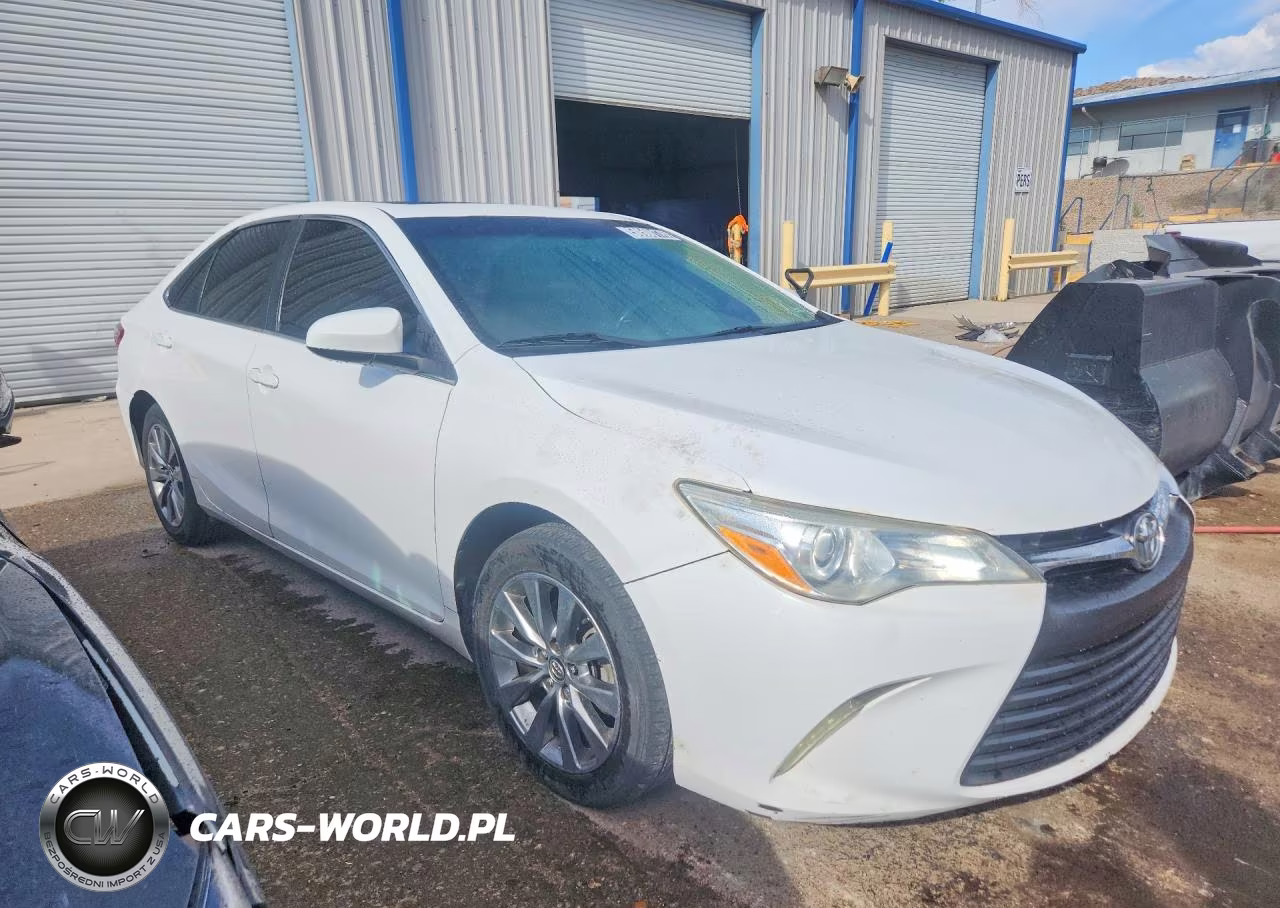 2016 Toyota Camry Xle VIN:4T1BF1FK0GU615250 - 4
