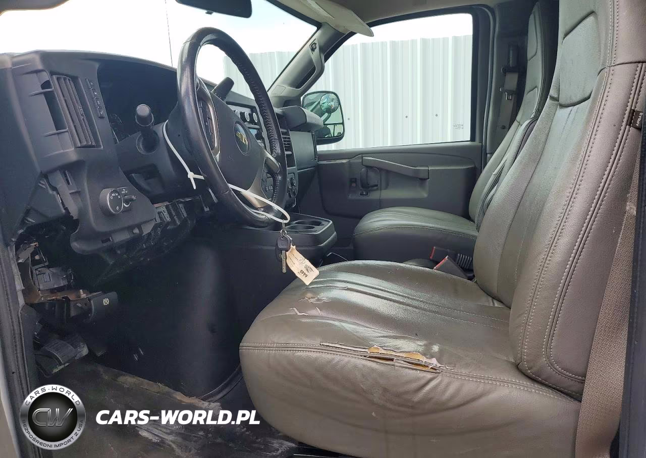 2019 Chevrolet Express 2500 Cargo Delivery Van VIN:1GCWGAFP1K1195149 - 7