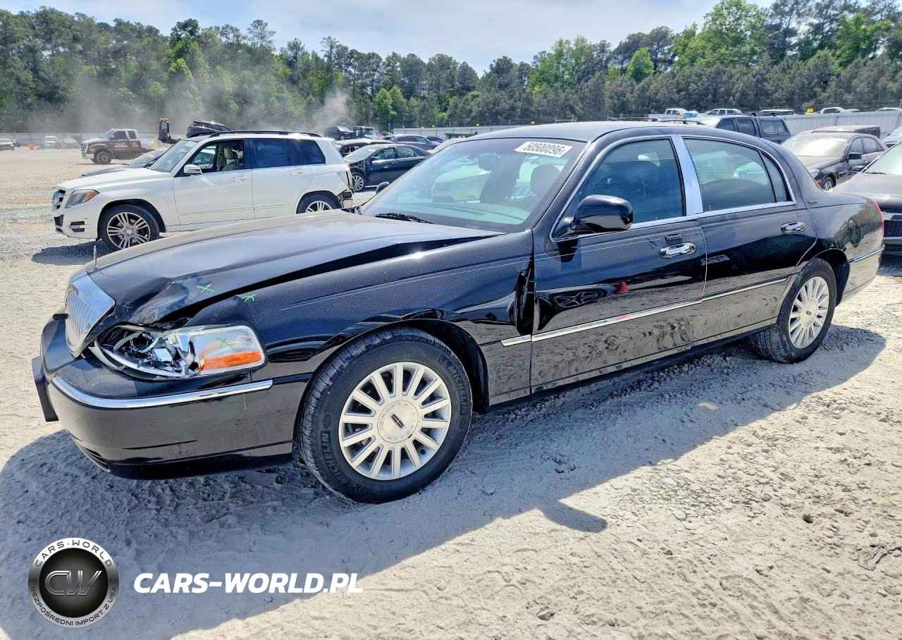 2004 Lincoln Town Car Executive
