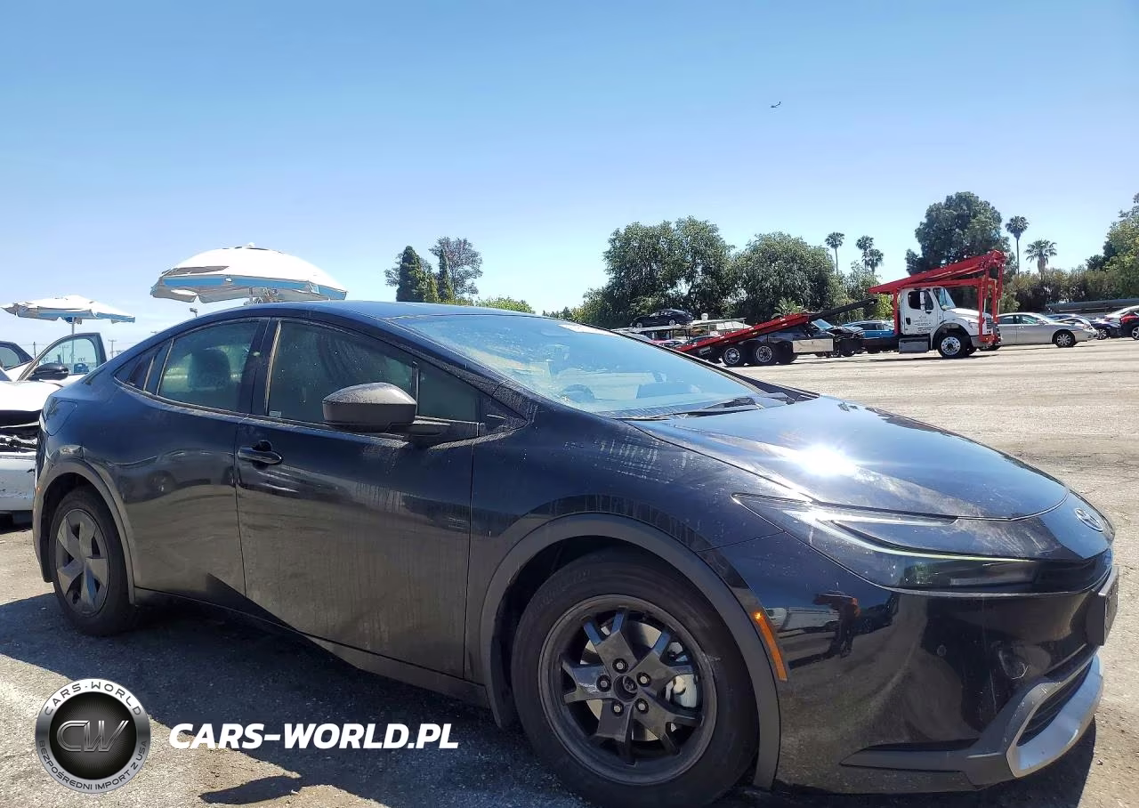 2026 Toyota Prius Plug-In Hybrid Se VIN:JTDACACU6T3055216 - 4