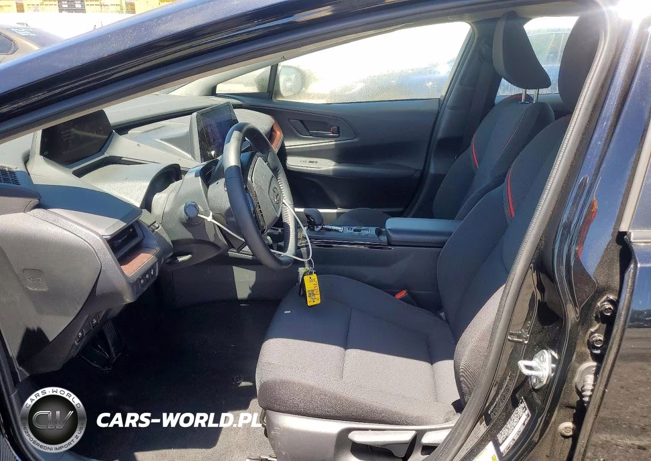 2026 Toyota Prius Plug-In Hybrid Se VIN:JTDACACU6T3055216 - 7
