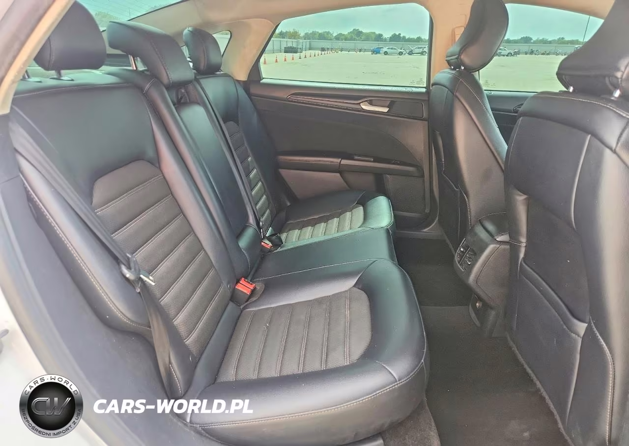 2018 Ford Fusion Se Hybrid VIN:3FA6P0LU8JR137618 - 10
