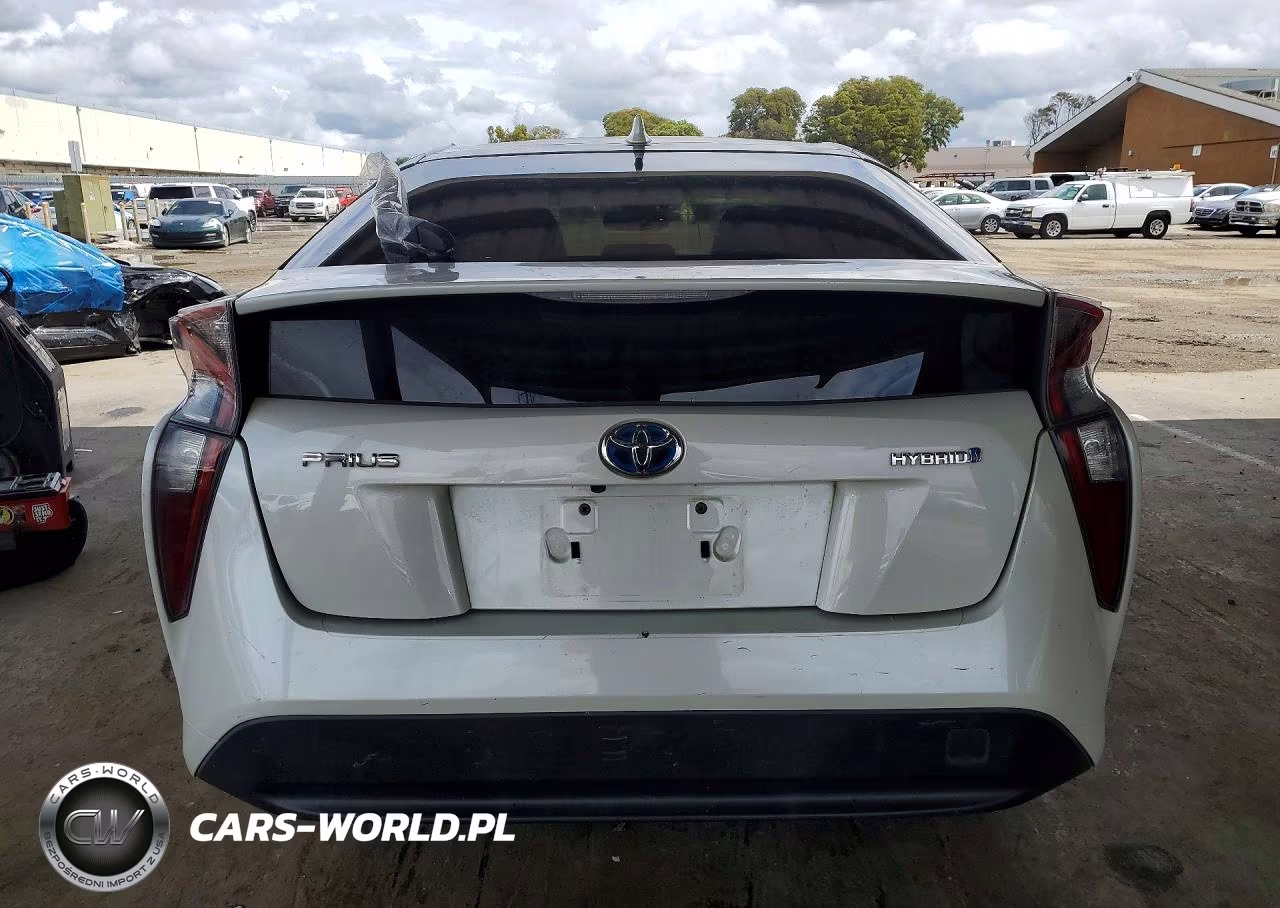 2017 Toyota Prius Four VIN:JTDKARFU2H3035914 - 6