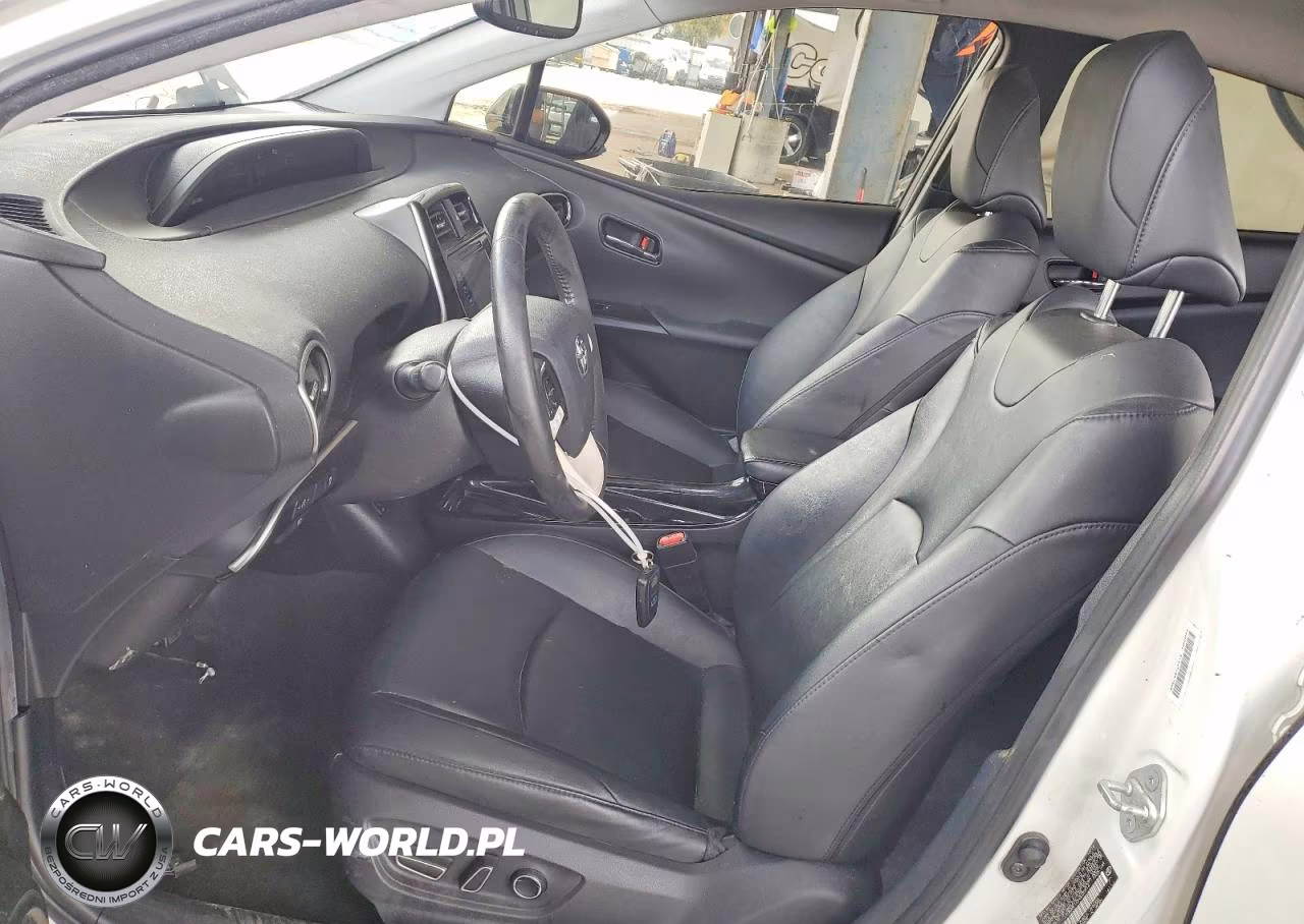 2017 Toyota Prius Four VIN:JTDKARFU2H3035914 - 7