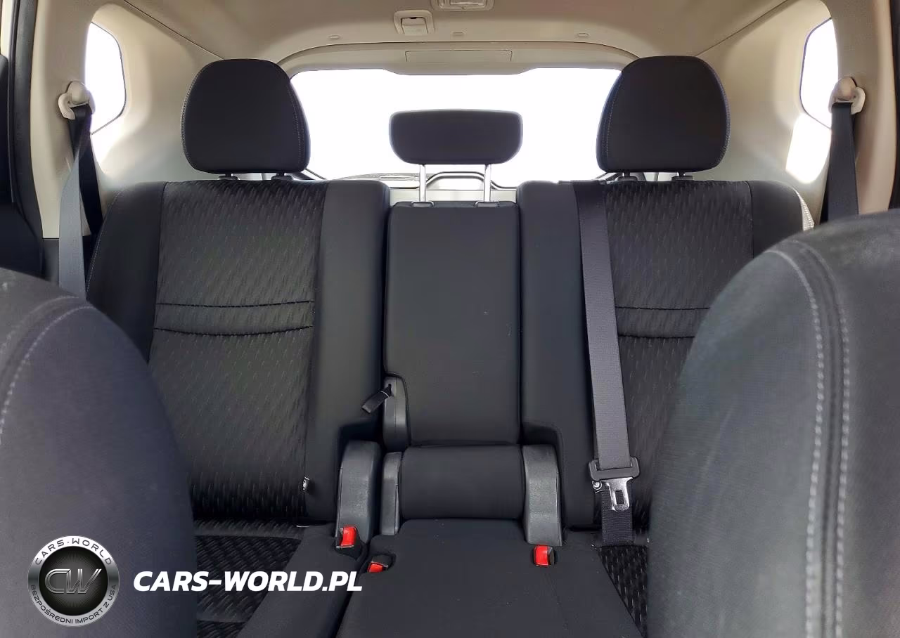 2019 Nissan Rogue S VIN:KNMAT2MV3KP540336 - 10