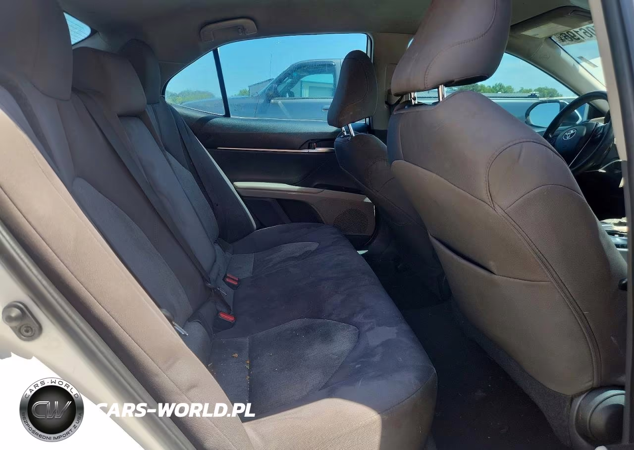 2020 Toyota Camry Le VIN:4T1C11AK6LU936052 - 10
