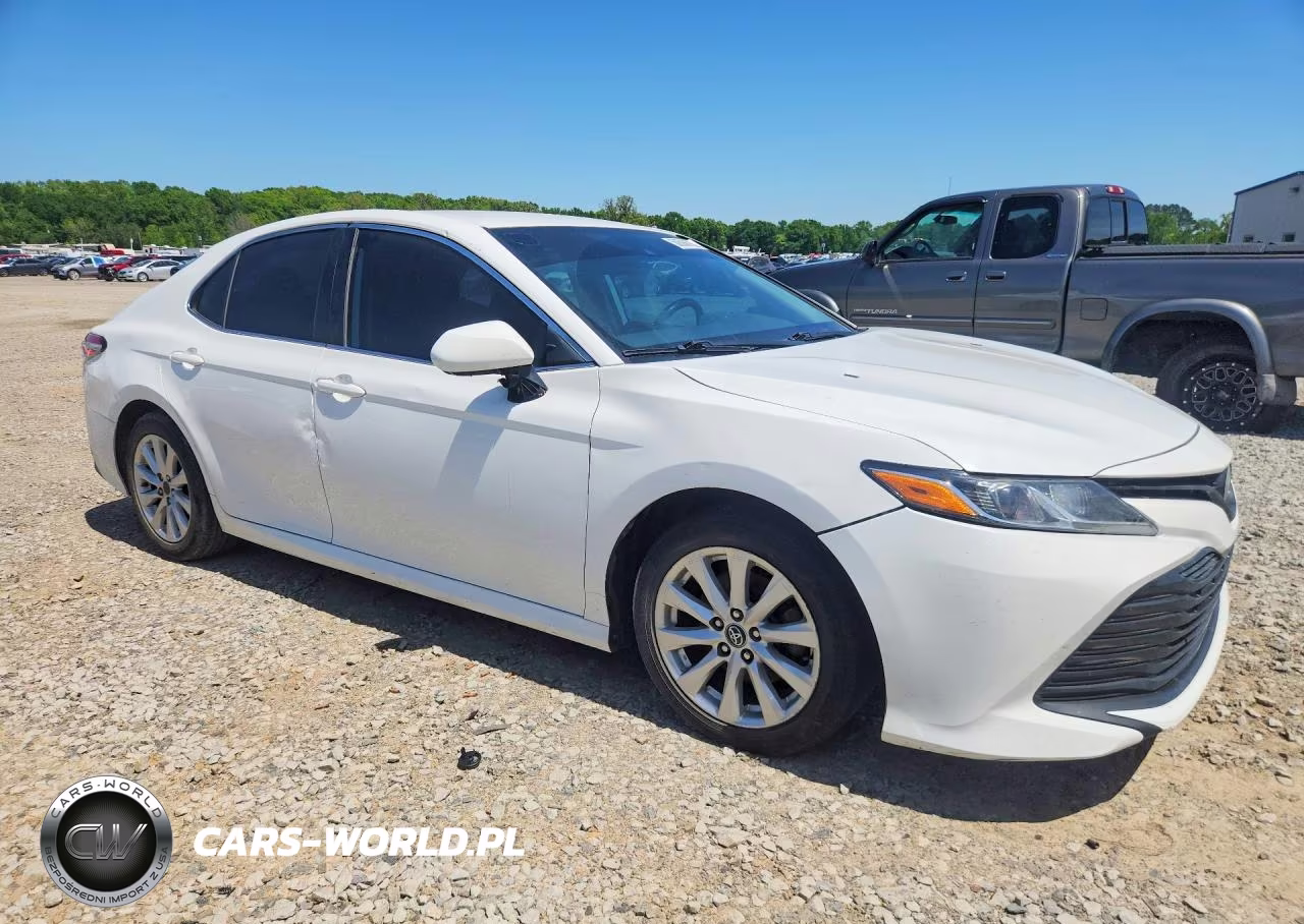 2020 Toyota Camry Le VIN:4T1C11AK6LU936052 - 4