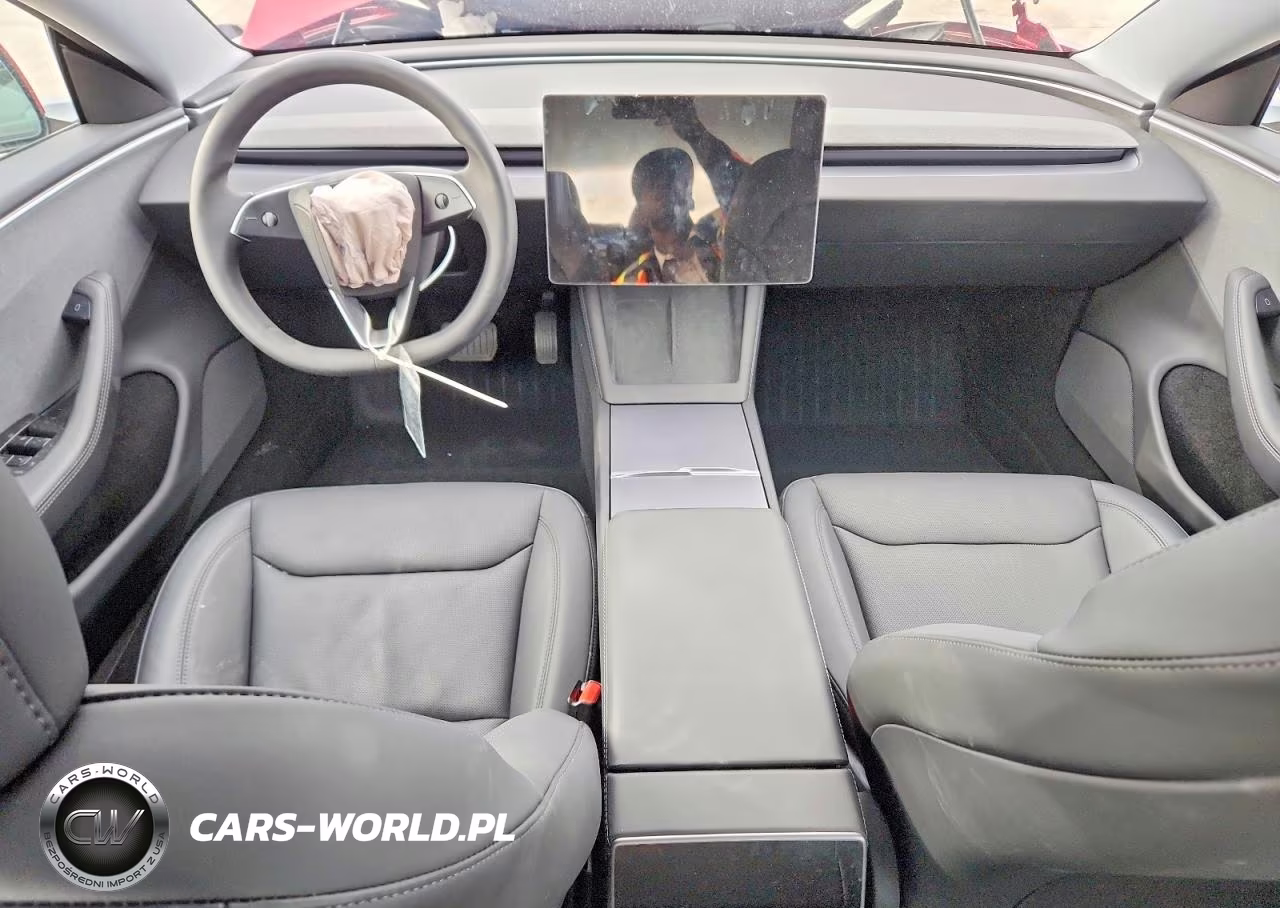 2025 Tesla Model 3 VIN:5YJ3E1EA8SF991328 - 8