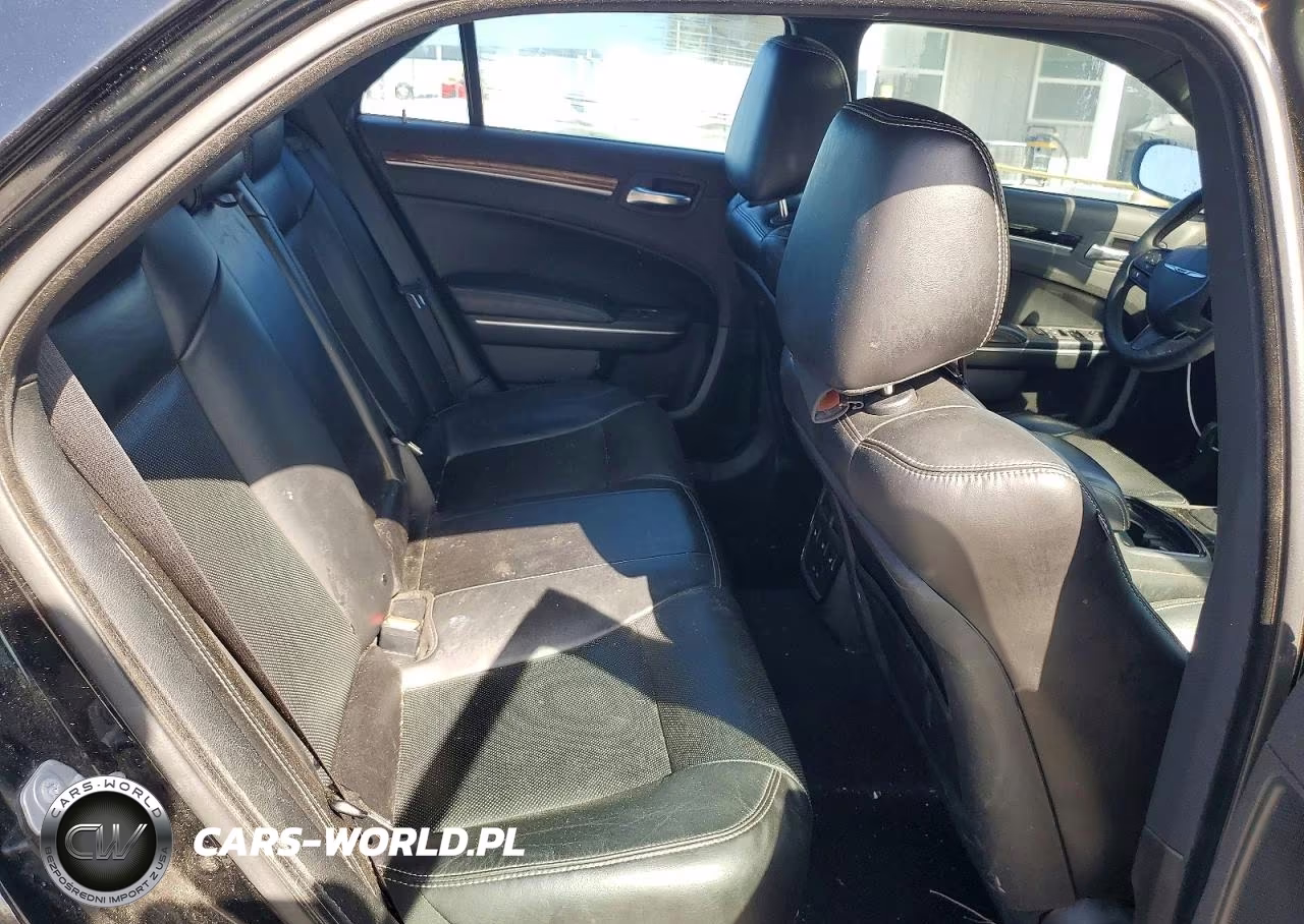 2022 Chrysler 300 S VIN:2C3CCABTXNH205379 - 10
